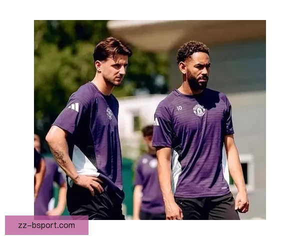 曼联点球大战战胜切尔西捧起欧冠奖杯创历史辉煌时刻